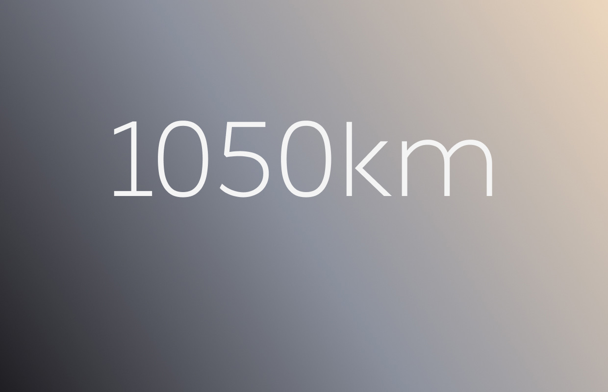 A Range of Over 1,000km, Making Long-Distance Travel Worry-Free. Equipped with a 150kWh ultralong-range battery pack, the ET7 is the only battery electric executive sedan that has achieved over 1,000 kilometers in a real-life range challenge.