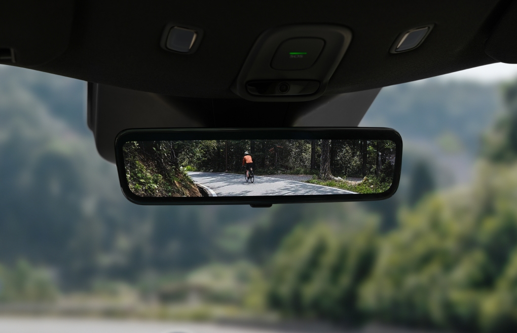 Ultra-HD Streaming Rearview Mirror Ultra-HD Streaming Rearview Mirror