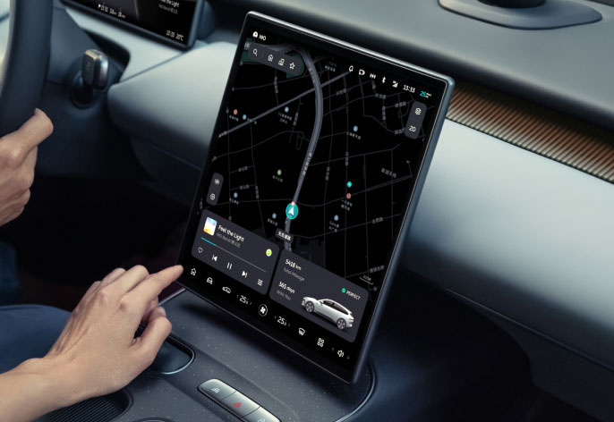 Den 12,8-tommers høyoppløselige AMOLED-senterdisplayet tar hovedrollen i kupeen. Den 12,8-tommers høyoppløselige AMOLED-senterdisplayet tar hovedrollen i kupeen.