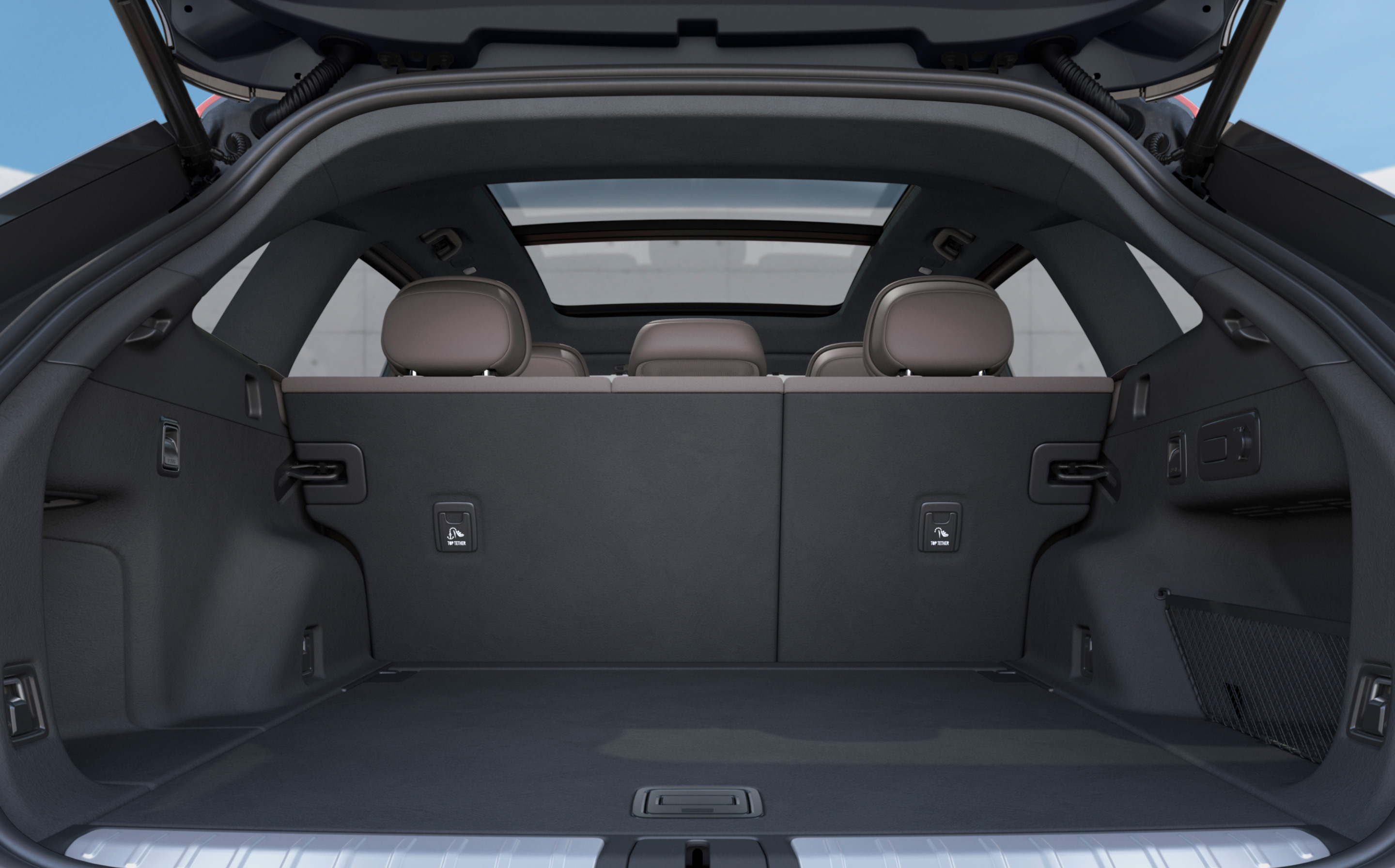 Ultra-Large Trunk Ultra-Large Trunk